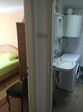 Апартаменты Apartments Porat Свети-Стефан Двухместный номер с 1 кроватью и собственной ванной комнатой вне номера-8